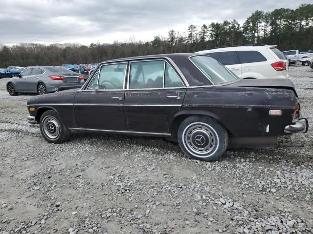 1971 Mercedes-Benz 250