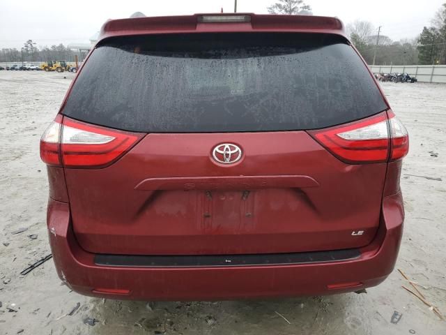 2018 Toyota Sienna LE