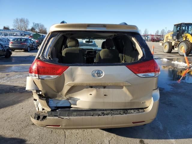 2013 Toyota Sienna LE