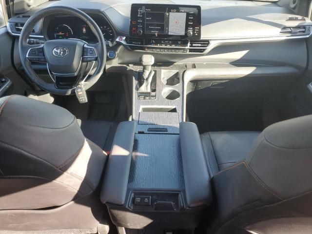 2022 Toyota Sienna XSE