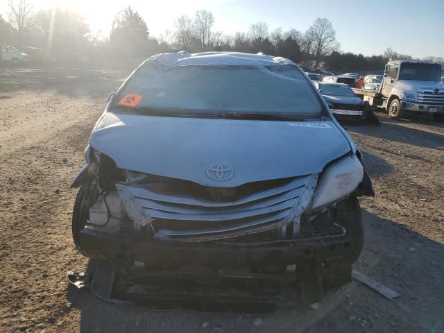 2015 Toyota Sienna LE