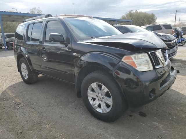 2005 Nissan Pathfinder LE