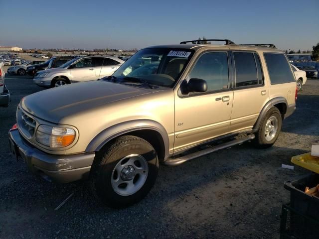 2000 Ford Explorer XLT