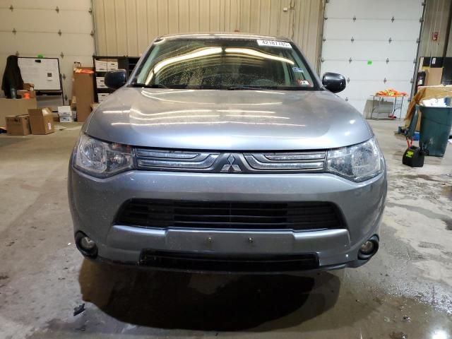 2014 Mitsubishi Outlander ES