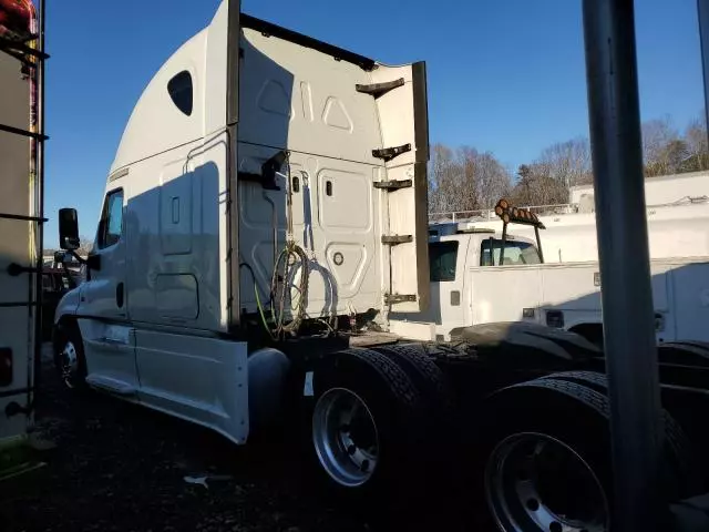 2019 Freightliner Cascadia 125