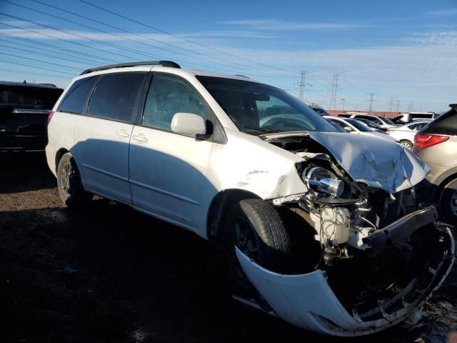 2005 Toyota Sienna XLE