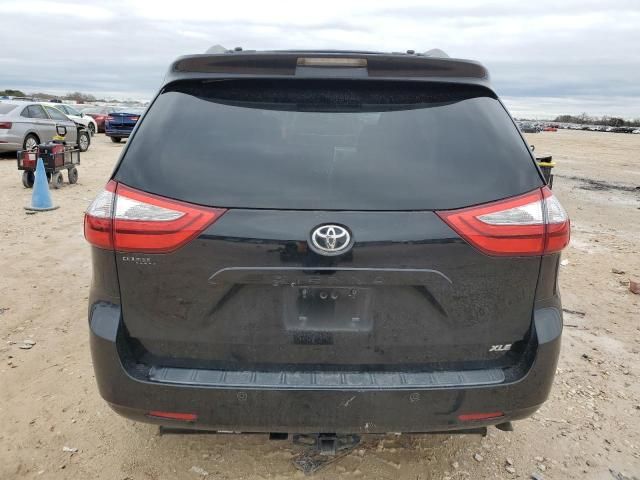 2015 Toyota Sienna XLE