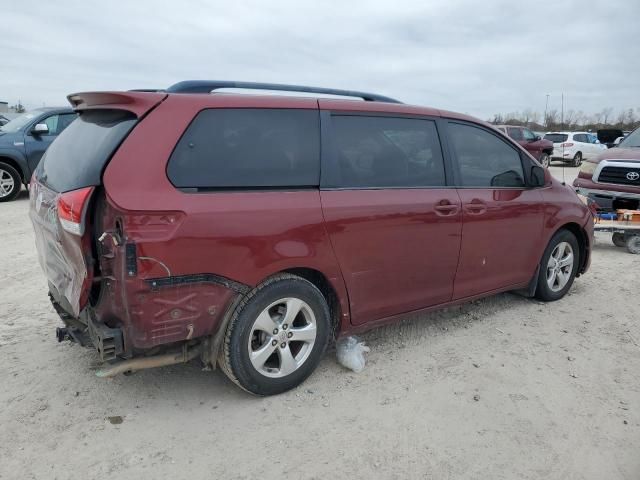 2013 Toyota Sienna LE