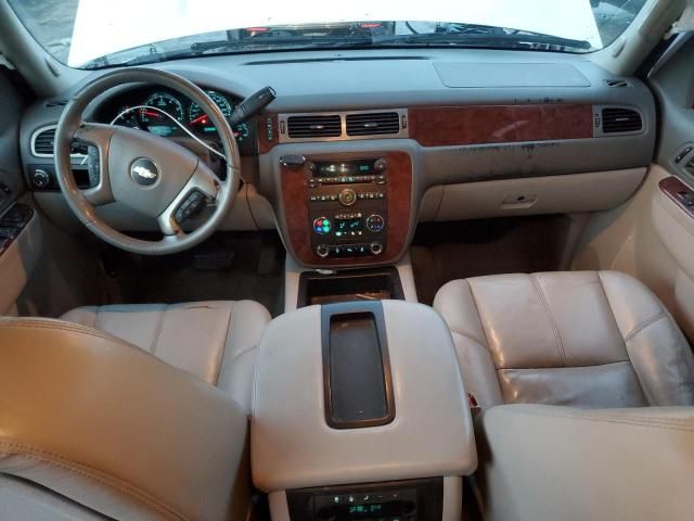 2014 Chevrolet Suburban C1500 LT