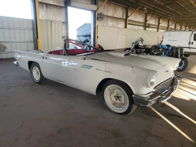 1957 Ford Thunderbird