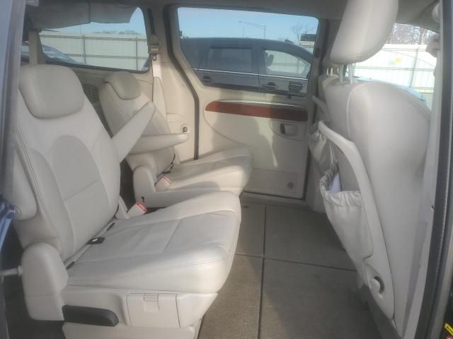 2005 Chrysler Town & Country Limited