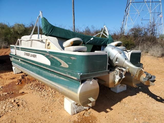 2000 Crestliner Boat