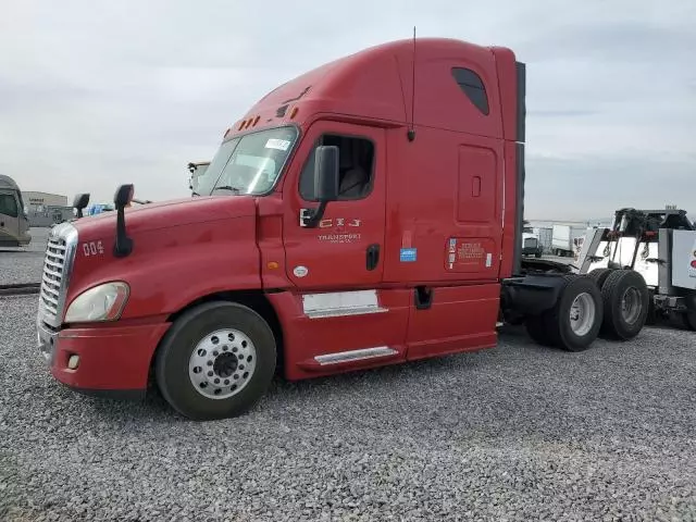 2013 Freightliner Cascadia 125