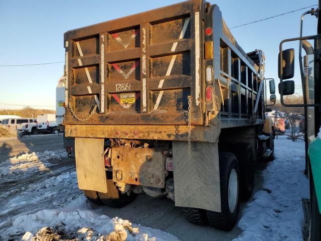 2013 Freightliner 114SD