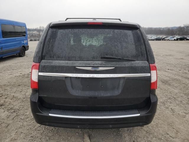 2016 Chrysler Town & Country Touring L