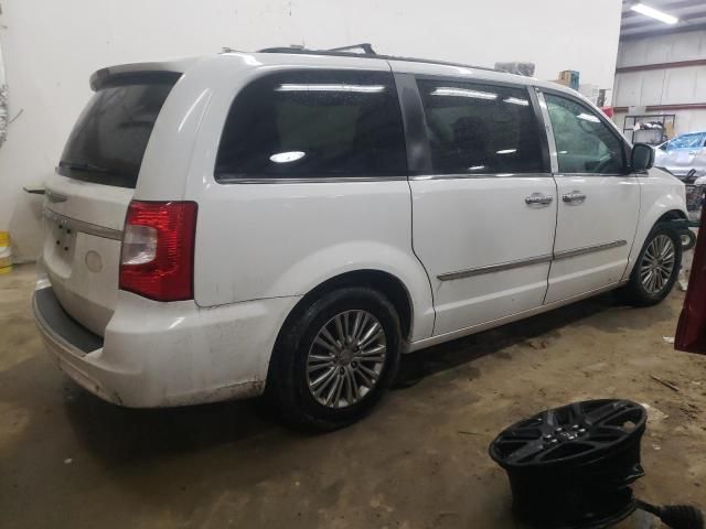 2014 Chrysler Town & Country Touring L