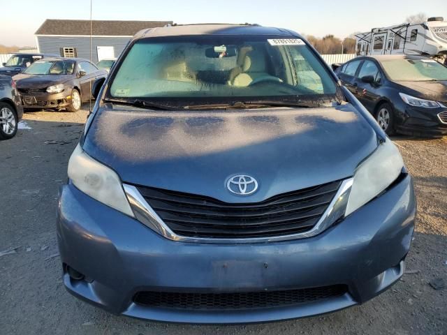 2014 Toyota Sienna LE