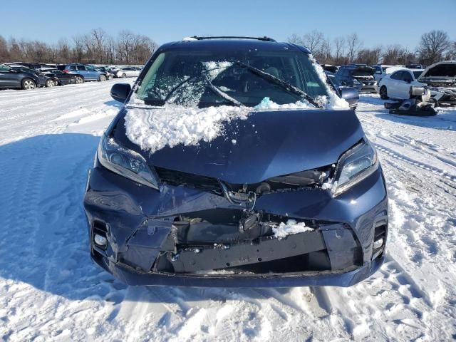 2019 Toyota Sienna SE