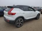 2022 Volvo XC40 T5 R-Design