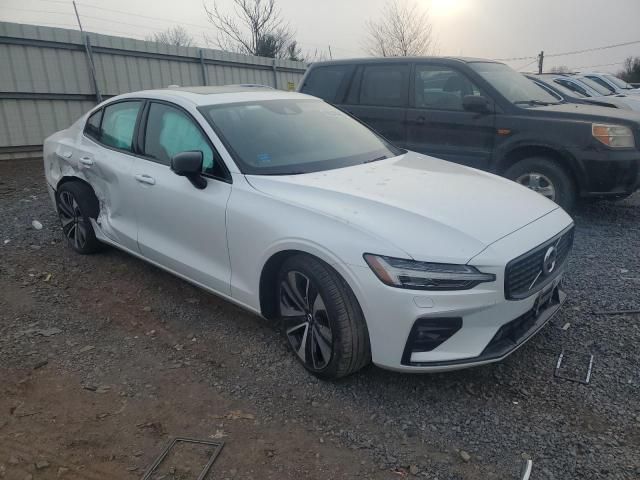 2022 Volvo S60 B5 Momentum