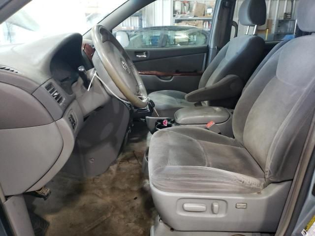 2005 Toyota Sienna XLE