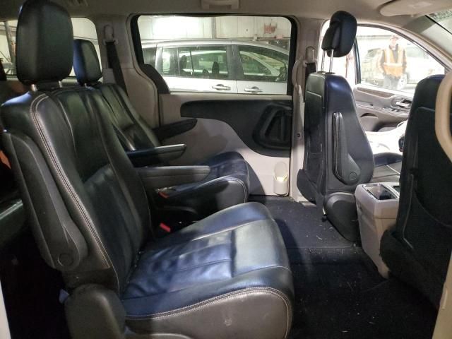 2013 Chrysler Town & Country Touring