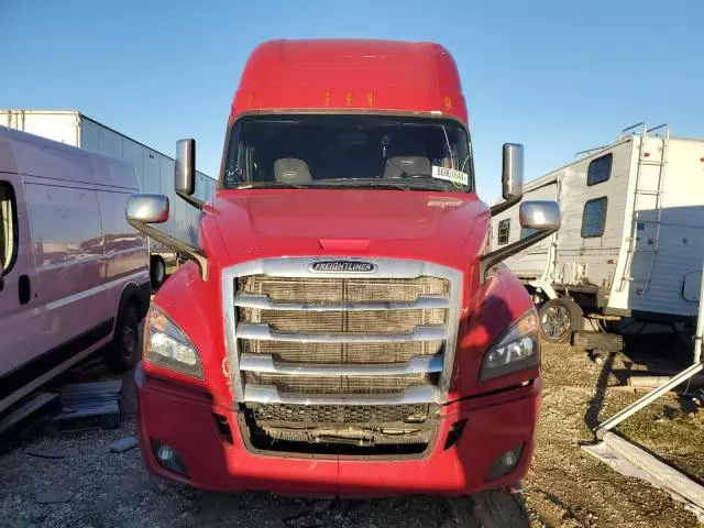 2019 Freightliner Cascadia 126