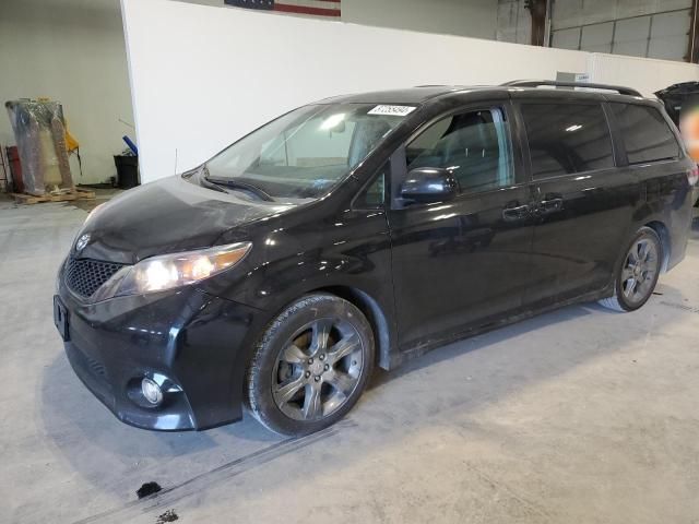 2012 Toyota Sienna Sport