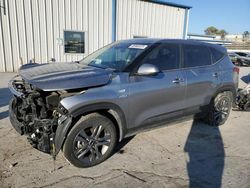 KIA Vehiculos salvage en venta: 2023 KIA Seltos LX