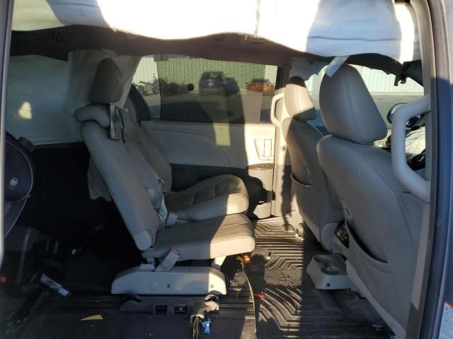 2015 Toyota Sienna XLE