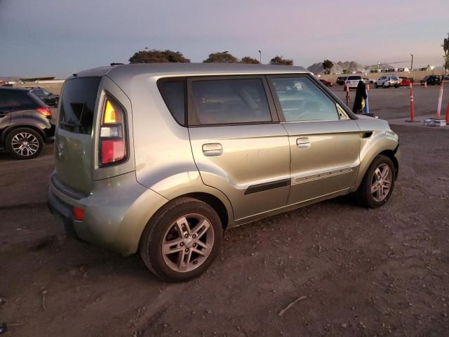 2010 KIA Soul +