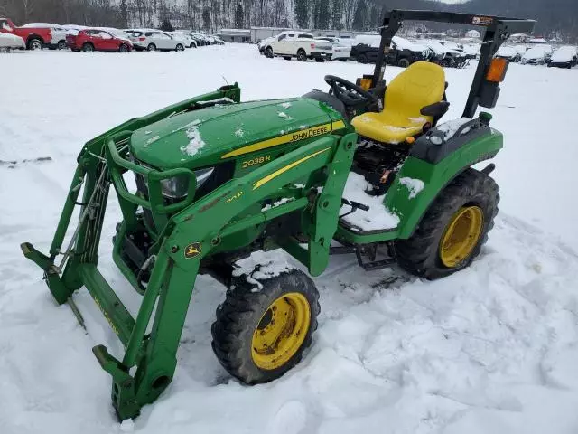 2019 John Deere 2038R