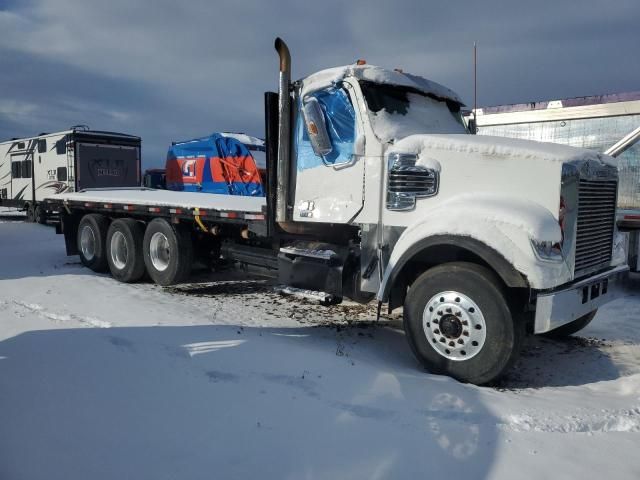 2018 Freightliner 122SD