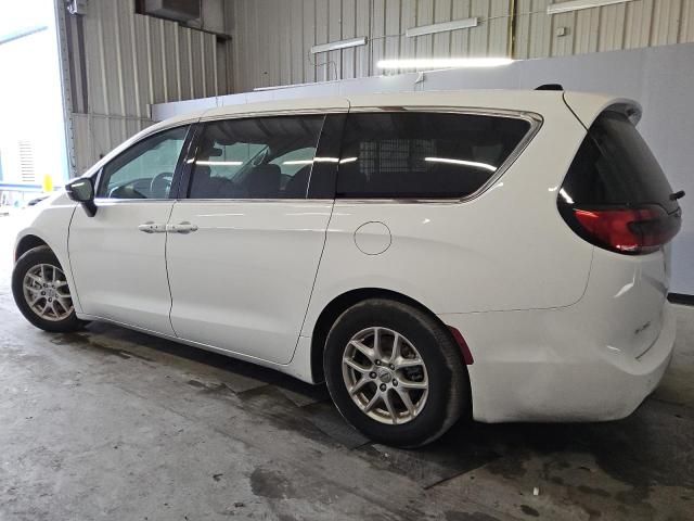 2024 Chrysler Pacifica Touring