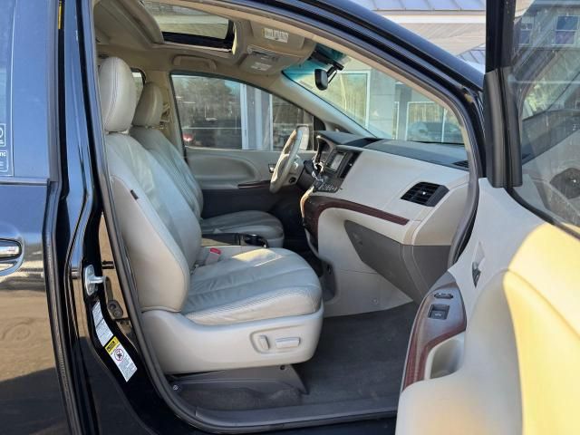 2013 Toyota Sienna XLE