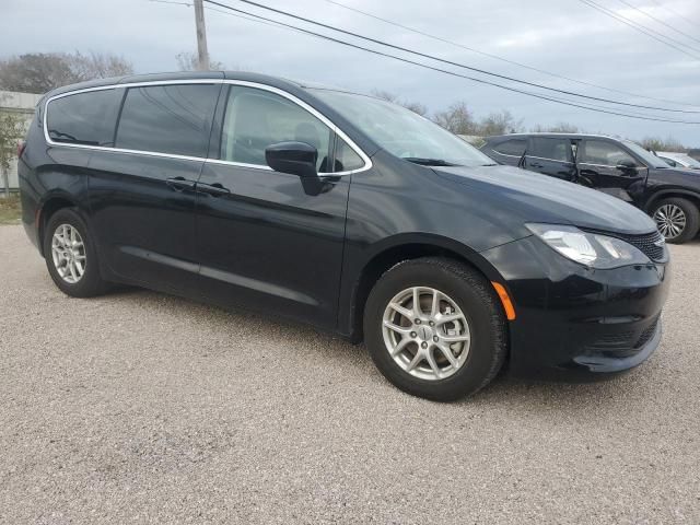 2024 Chrysler Voyager LX