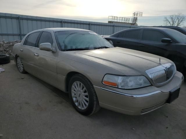 2005 Lincoln Town Car Signature