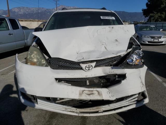 2005 Toyota Sienna CE