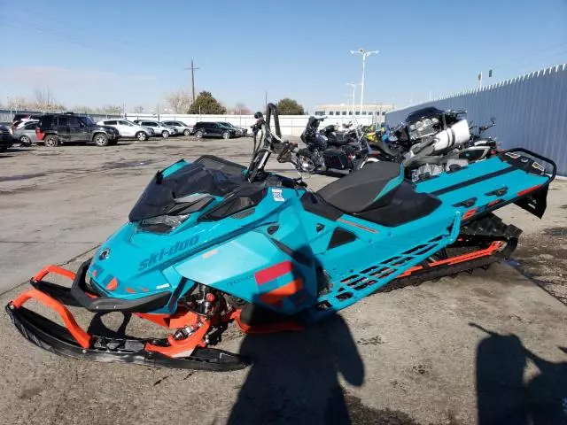 2019 Bombardier Snowmobile