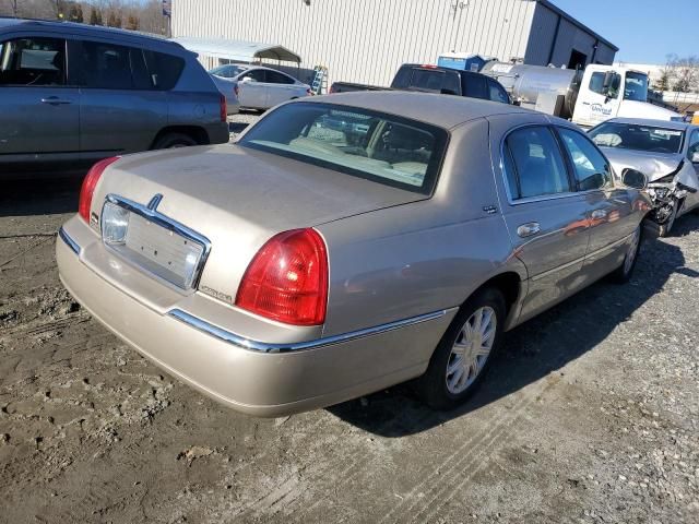 2011 Lincoln Town Car Signature Limited