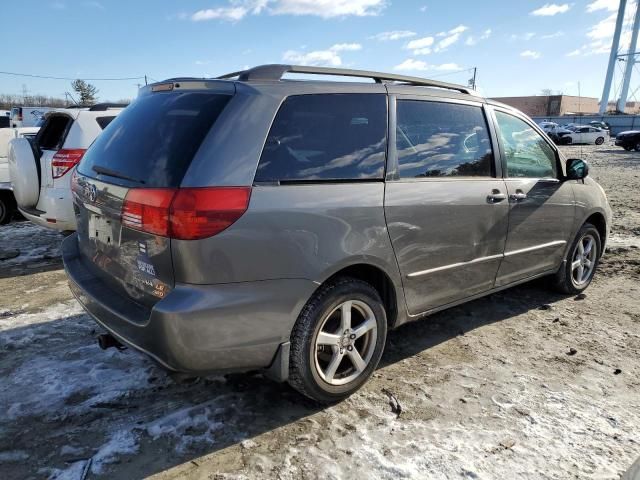 2004 Toyota Sienna LE