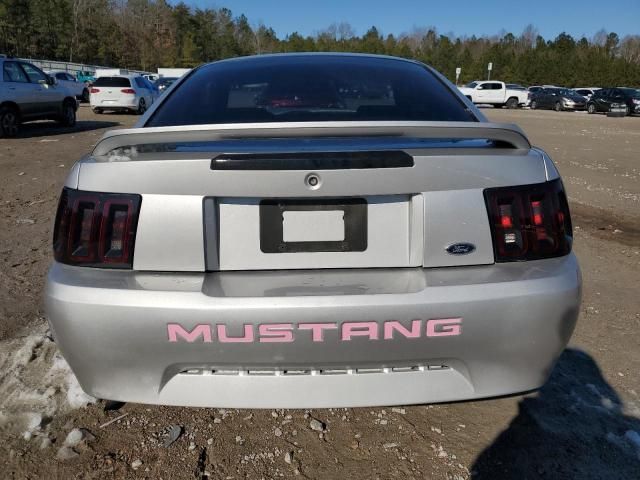 2000 Ford Mustang