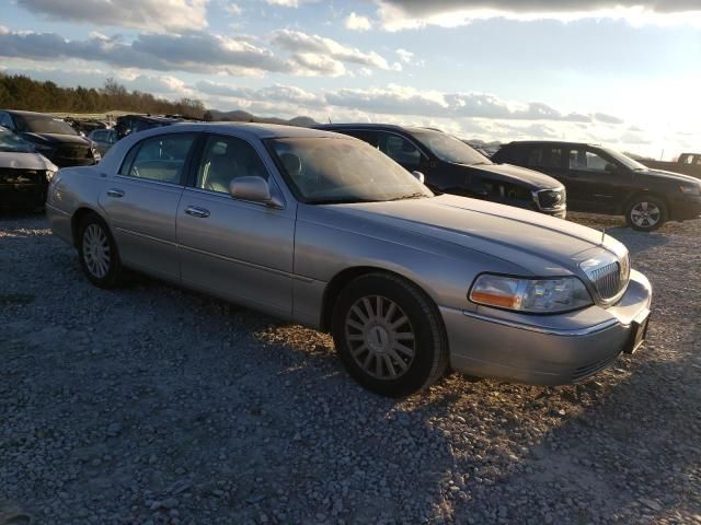 2005 Lincoln Town Car Signature Limited