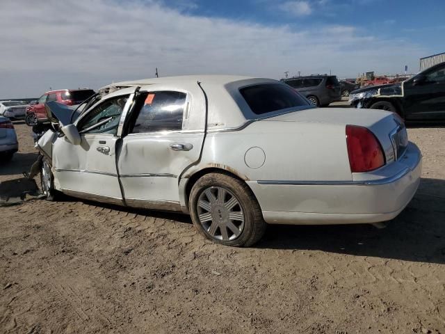 2005 Lincoln Town Car Signature