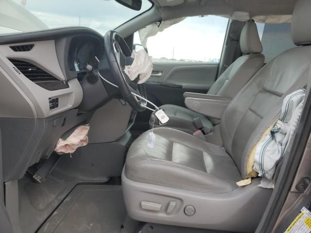 2018 Toyota Sienna XLE