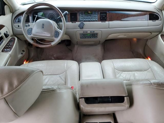 2001 Lincoln Town Car Signature