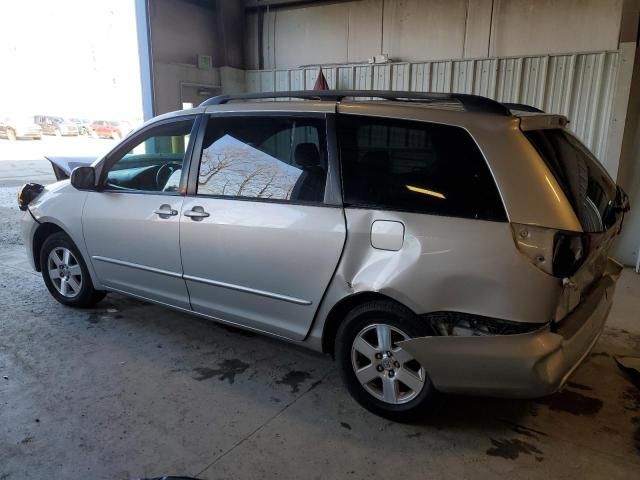 2005 Toyota Sienna CE