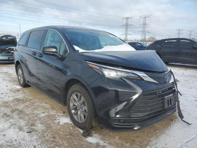 2024 Toyota Sienna LE