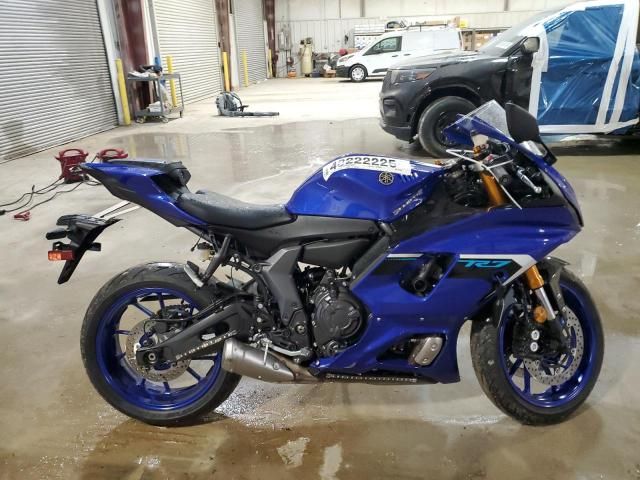 2025 Yamaha YZF750