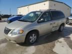 2005 Chrysler Town & Country LX